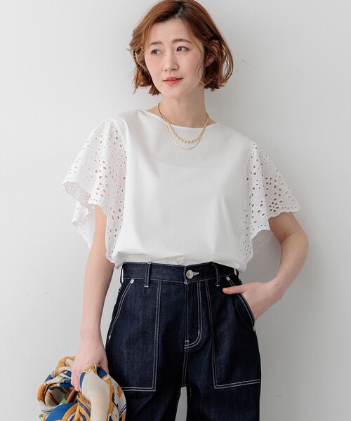 23区 L(ニジュウサンクオオキイサイズ)の「カットワークエンブロイダリー デザインスリーブ トップス(Tシャツ/カットソー・レディース・ダークブラウン系/ブラック系/黄土色系/ホワイト系・44/48/46)」の2枚目の写真