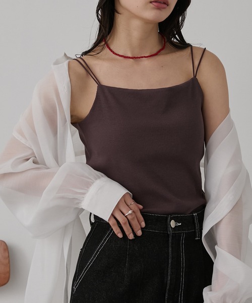 MONO-MART（モノマート）の「【SOFRIBCOシリーズ】カップ付きダブルストラップ リブキャミソール＜接触冷感 / UVカット＞（キャミソール・レディース・ライトグレー/ブラウン/レッド/ダークグレー/モカ/ブルー系/ブラック系/オフホワイト/ブラック・S/M/L）」の6枚目の写真