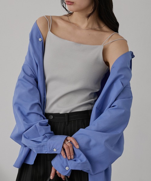 MONO-MART（モノマート）の「【SOFRIBCOシリーズ】カップ付きダブルストラップ リブキャミソール＜接触冷感 / UVカット＞（キャミソール・レディース・ライトグレー/ブラウン/レッド/ダークグレー/モカ/ブルー系/ブラック系/オフホワイト/ブラック・S/M/L）」の4枚目の写真