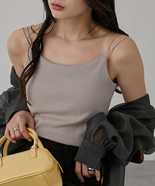 MONO-MART（モノマート）の「【SOFRIBCOシリーズ】カップ付きダブルストラップ リブキャミソール＜接触冷感 / UVカット＞（キャミソール・レディース・ライトグレー/ブラウン/レッド/ダークグレー/モカ/ブルー系/ブラック系/オフホワイト/ブラック・S/M/L）」の7枚目の写真