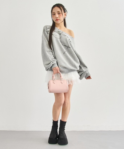 ANAP（アナップ）の「ハトメ付き  オフショル プリント ボリューム スウェット（スウェット・レディース・ダークアッシュ/グレー・F）」の7枚目の写真