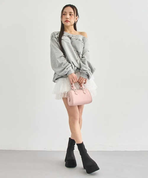 ANAP（アナップ）の「ハトメ付き  オフショル プリント ボリューム スウェット（スウェット・レディース・ダークアッシュ/グレー・F）」の8枚目の写真