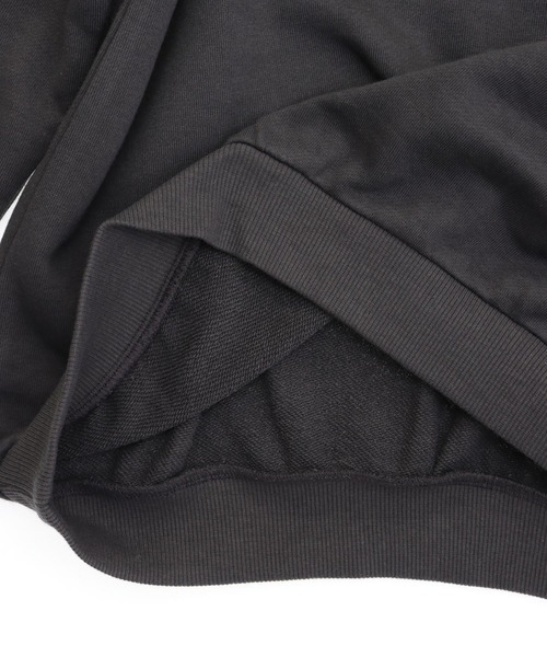 ANAP（アナップ）の「ハトメ付き  オフショル プリント ボリューム スウェット（スウェット・レディース・ダークアッシュ/グレー・F）」の19枚目の写真