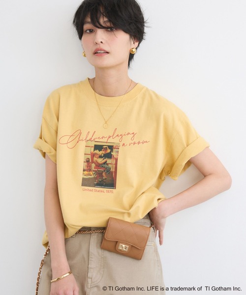 GOOD ROCK SPEED(グッドロックスピード)の「BARNYARDSTORM / LIFE PICTURE COLLECTION / BOYフォトT(Tシャツ/カットソー・レディース・ホワイト/イエロー・FREE)」の1枚目の写真