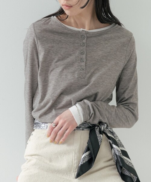 GALLEST（ギャレスト）の「バイカラーヘンリーネックカットソー（Tシャツ/カットソー・レディース・グレー/ライトイエロー系/チャコールグレー・38）」の14枚目の写真