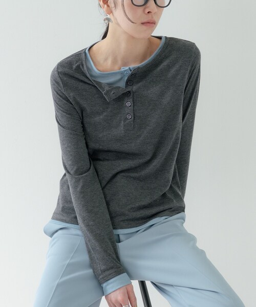 GALLEST（ギャレスト）の「バイカラーヘンリーネックカットソー（Tシャツ/カットソー・レディース・グレー/ライトイエロー系/チャコールグレー・38）」の17枚目の写真