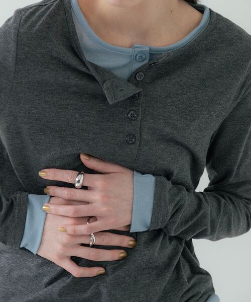 GALLEST（ギャレスト）の「バイカラーヘンリーネックカットソー（Tシャツ/カットソー・レディース・グレー/ライトイエロー系/チャコールグレー・38）」の19枚目の写真