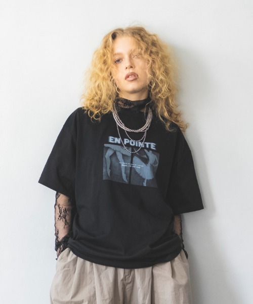 TEEN BOOP(ティーンブープ)の「クラシックフォトルーズTee(Tシャツ/カットソー・レディース・オフホワイト/ブラック・FREE)」の2枚目の写真