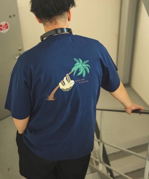 B&T CLUB（ビーティークラブ）の「Tシャツ 半袖 メンズ 大きいサイズ ヒヤテック USAコットン アニマルプリント クルーネック B＆T CLUB (ビーアンドティークラブ)（Tシャツ/カットソー・メンズ・ネイビー/ホワイト/ブルー/ブラック・X2(4L～5L)/X1(3L～4L)/X3(6L～7L)/X4(8L～9L)）」の3枚目の写真