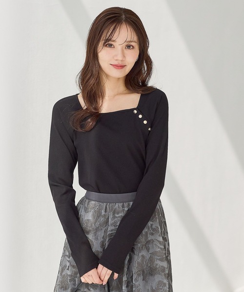 Andemiu(アンデミュウ)の「キリカエキンボタンカットソー653216(Tシャツ/カットソー・レディース・ブラック/オフホワイト/ブラック×ホワイト・FREE)」の2枚目の写真