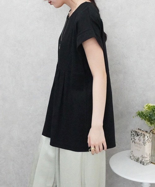 SELECT LEVERY(セレクトリベリー)の「ミニVネック ペプラム フレンチスリーブ Tシャツ(Tシャツ/カットソー・レディース・アイボリー/ブルー/ブラック・MEDIUM)」の12枚目の写真