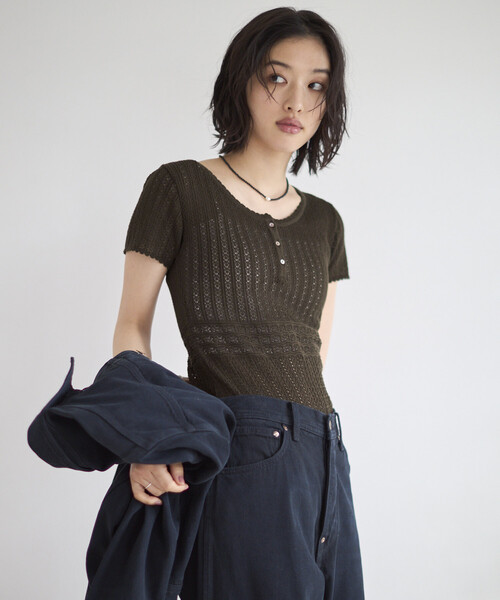 Firsthand（ファーストハンド）の「NOHRA/ノーラ Knit leotard / N26SS-K01 / コットンニット レオタード / ショートスリーブ ボディスーツ（Tシャツ/カットソー・レディース・ブラック/ホワイト/ダークブラウン・ﾌﾘ-）」の6枚目の写真
