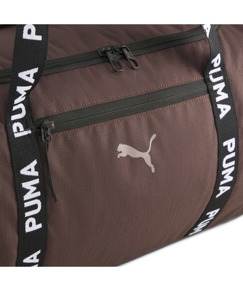 PUMA（プーマ）の「PUMA プーマ ウィメンズ AT ESS バレルバッグ 28.5L（ショルダーバッグ・レディース・ブラウン・フリー）」の4枚目の写真