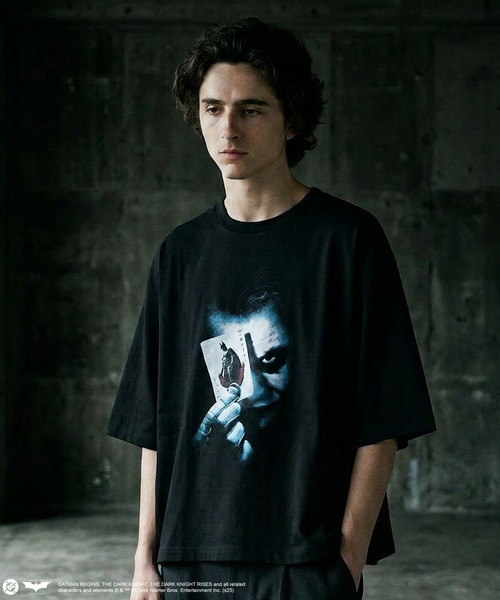 DC（ディーシー）の「The Dark Knight  ダークナイト 半袖Tシャツ JOKER ジョーカー バットマン BATMAN（Tシャツ/カットソー・メンズ・ホワイト系その他/ブラック系その他3/ホワイト系その他2/ブラック系その他/ブラック系その他2・L/M）」の4枚目の写真