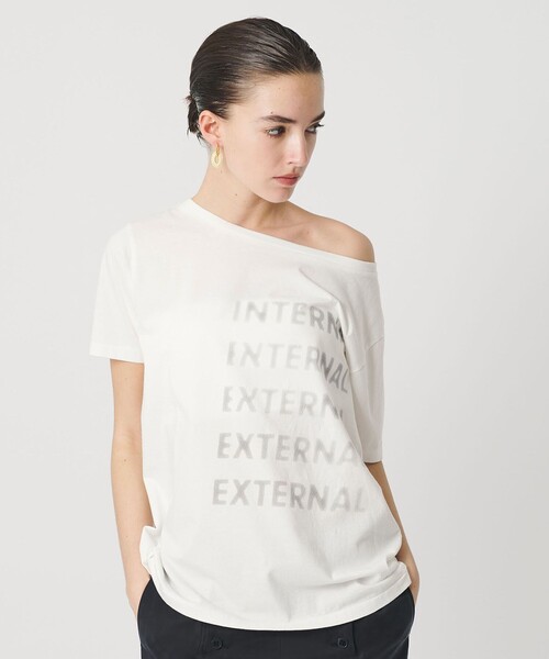 ATTISESSION(アティセッション)の「<ATTISESSION>ビック オフショルダー Tシャツ(Tシャツ/カットソー・レディース・グレー系/ホワイト・FREE)」の4枚目の写真