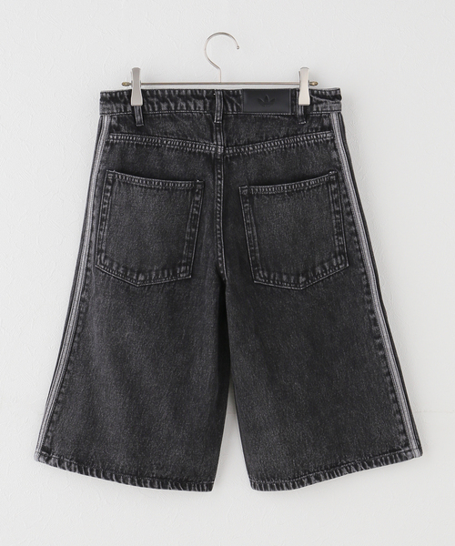 adidas Originals（アディダスオリジナルス）の「adidas originals / アディダス オリジナルス FIREBIRD ADICOLOR DENIM SHORTS（その他パンツ・レディース・ブラック・30/28）」の2枚目の写真