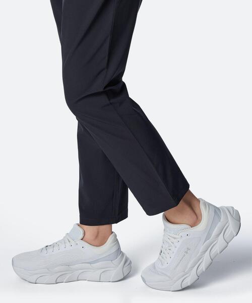 UNDER ARMOUR(アンダーアーマー)の「UAライバル ウーブン スリム パンツ(トレーニング/レディース)(その他パンツ・レディース・ブラック・M/L/XL/S)」の4枚目の写真