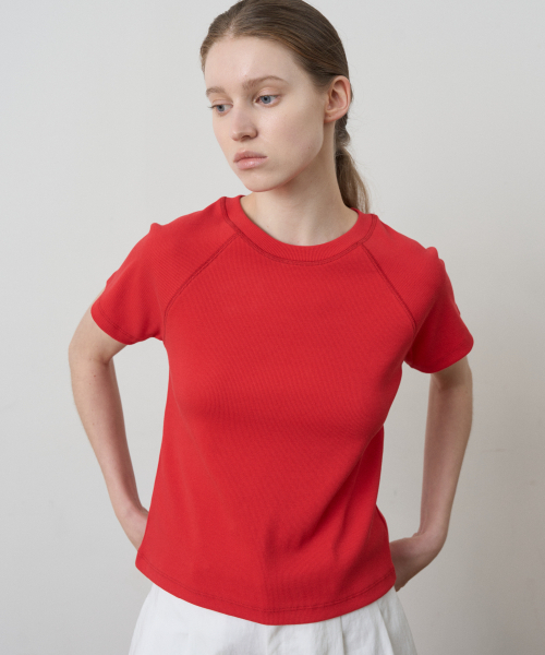 FROMWHERE(フロムウェア)の「レギュラースリムTシャツ レッド(Tシャツ/カットソー・レディース・その他・FREE)」の3枚目の写真