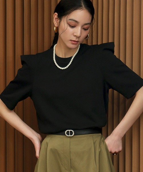 ELFRANK(エルフランク)の「ダンボールタックショルダートップス(Tシャツ/カットソー・レディース・レッド/ブラック/オフホワイト・L/M)」の1枚目の写真