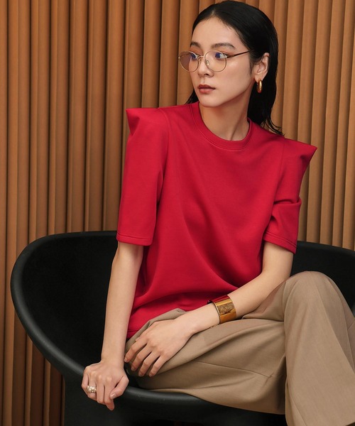 ELFRANK(エルフランク)の「ダンボールタックショルダートップス(Tシャツ/カットソー・レディース・レッド/ブラック/オフホワイト・L/M)」の5枚目の写真