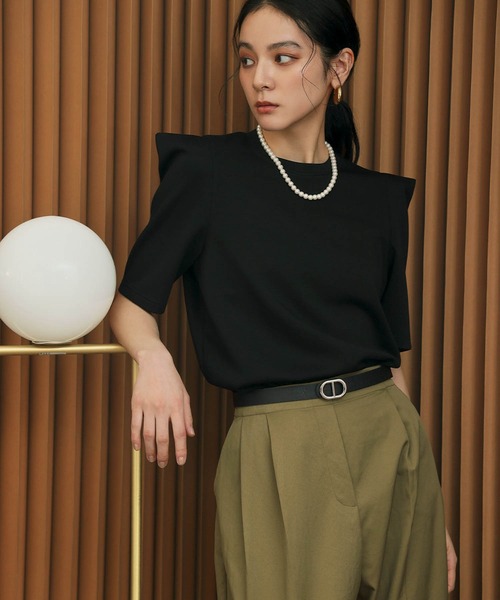 ELFRANK(エルフランク)の「ダンボールタックショルダートップス(Tシャツ/カットソー・レディース・レッド/ブラック/オフホワイト・L/M)」の12枚目の写真