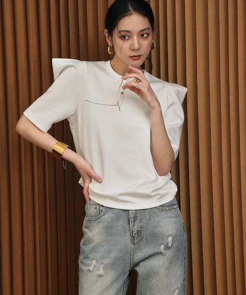 ELFRANK(エルフランク)の「ダンボールタックショルダートップス(Tシャツ/カットソー・レディース・レッド/ブラック/オフホワイト・L/M)」の15枚目の写真