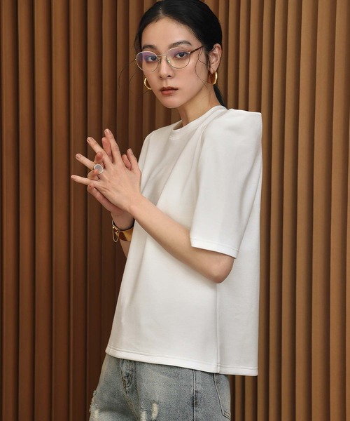ELFRANK(エルフランク)の「ダンボールタックショルダートップス(Tシャツ/カットソー・レディース・レッド/ブラック/オフホワイト・L/M)」の17枚目の写真