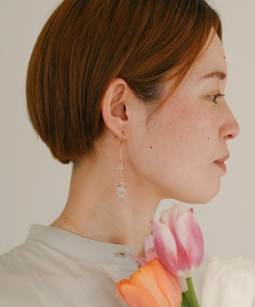 HARIO Lampwork Factory（ハリオランプワークファクトリー）の「ピアス リリー（ピアス（両耳用）・レディース・クリア・FREE）」の2枚目の写真