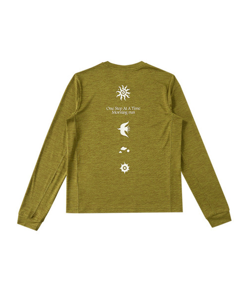 BUTTON SEOUL（ボタンソウル）の「[ウィメンズ] エアライトバックグラフィックモーニングランロングスリーブ (7 COLOR)（Tシャツ/カットソー・レディース・オリーブ/ブラック/ピンク/ブラウン/オレンジ/パープル/レモンイエロー・SMALL/MEDIUM/LARGE）」の8枚目の写真