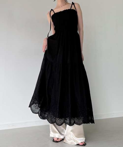 junoah(ジュノア)の「コットンレースシャーリングキャミワンピース(一部ペチセット)(ワンピース・レディース・ホワイト/ライトブルー/ブラック・SMALL/MEDIUM/LARGE)」の14枚目の写真