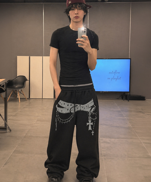 GRAVER（グレーバー）の「[ユニセックス]ベルト付きトレーニングワイドパンツ_2カラー（スウェットパンツ・レディース・ブラック/ライトグレー・MEDIUM/LARGE）」の7枚目の写真
