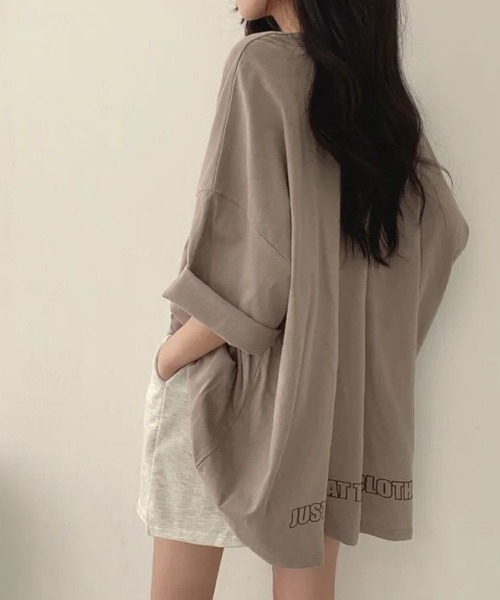 LETee(レティー)の「ゆるっとシルエットでこなれ感♪大人カジュアルに決まるビッグTシャツ(Tシャツ/カットソー・レディース・ダークグレー/ブラック/カーキ・FREE)」の1枚目の写真