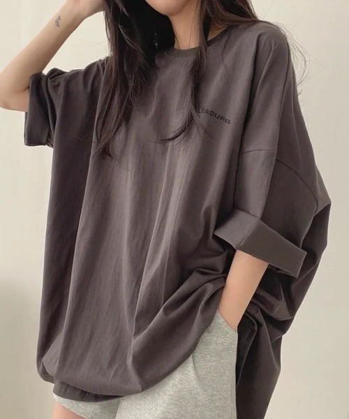 LETee(レティー)の「ゆるっとシルエットでこなれ感♪大人カジュアルに決まるビッグTシャツ(Tシャツ/カットソー・レディース・ダークグレー/ブラック/カーキ・FREE)」の3枚目の写真