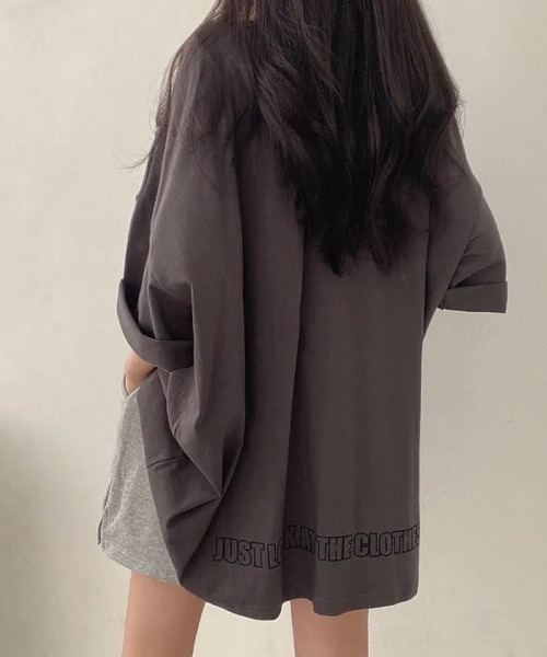 LETee(レティー)の「ゆるっとシルエットでこなれ感♪大人カジュアルに決まるビッグTシャツ(Tシャツ/カットソー・レディース・ダークグレー/ブラック/カーキ・FREE)」の12枚目の写真