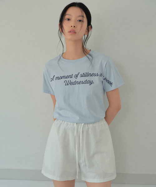WEDNESDAYOASISFORWOMEN(ウェンズデー オアシス フォー ウーマン)の「ノートレタリングセミクロップ半袖Tシャツ_LIGHT BLUE(W26TP21)(Tシャツ/カットソー・レディース・ライトブルー・FREE)」の2枚目の写真