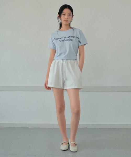 WEDNESDAYOASISFORWOMEN(ウェンズデー オアシス フォー ウーマン)の「ノートレタリングセミクロップ半袖Tシャツ_LIGHT BLUE(W26TP21)(Tシャツ/カットソー・レディース・ライトブルー・FREE)」の3枚目の写真