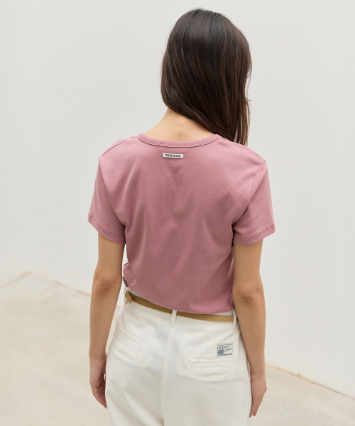 LEVAR(レバー)の「All-day Cotton V-neck T-shirt - Dusty Rose(Tシャツ/カットソー・レディース・その他・SMALL/MEDIUM)」の2枚目の写真