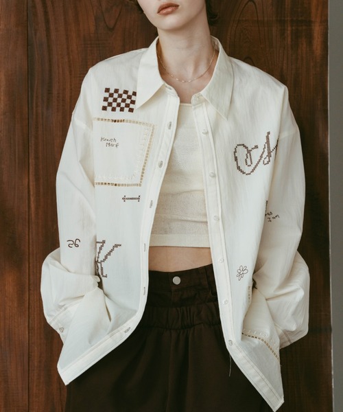 Knuth Marf(クヌースマーフ)の「embroidered shirt(unisex)(シャツ/ブラウス・レディース・ブラック/アイボリー/ストライプ・FREE)」の1枚目の写真