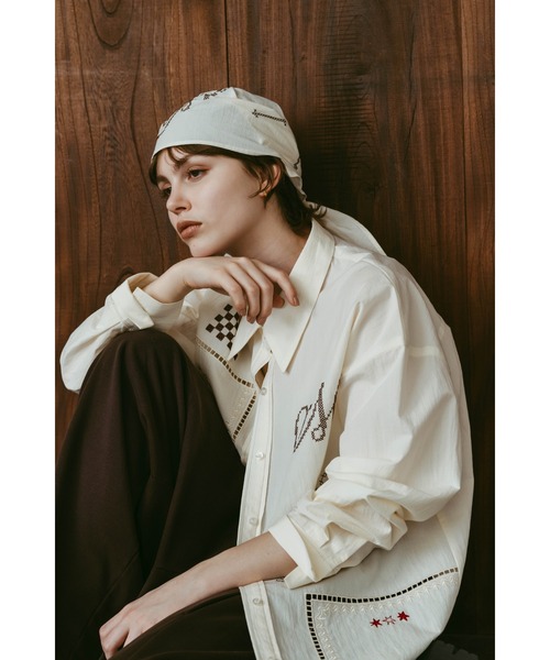 Knuth Marf(クヌースマーフ)の「embroidered shirt(unisex)(シャツ/ブラウス・レディース・ブラック/アイボリー/ストライプ・FREE)」の4枚目の写真