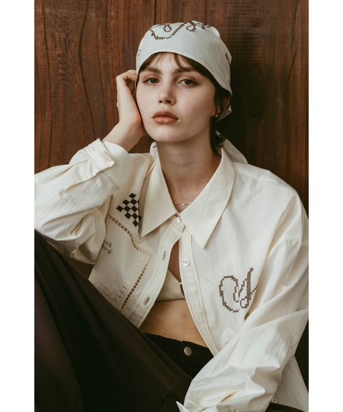 Knuth Marf(クヌースマーフ)の「embroidered shirt(unisex)(シャツ/ブラウス・レディース・ブラック/アイボリー/ストライプ・FREE)」の5枚目の写真