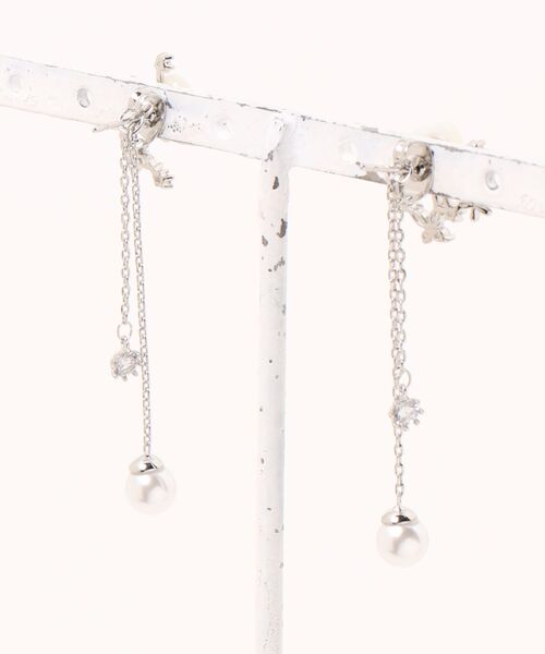 almo（アルモ）の「フラワーモチーフドロップペアピアス/両耳用/レディース(T3)（ピアス（両耳用）・レディース・シルバー・FREE）」の4枚目の写真
