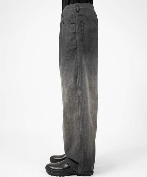 LAD MUSICIAN(ラッドミュージシャン)の「4.5oz GRADATION DENIM BAGGY PANTS(デニムパンツ・メンズ・ブラック系・42/44/46)」の3枚目の写真