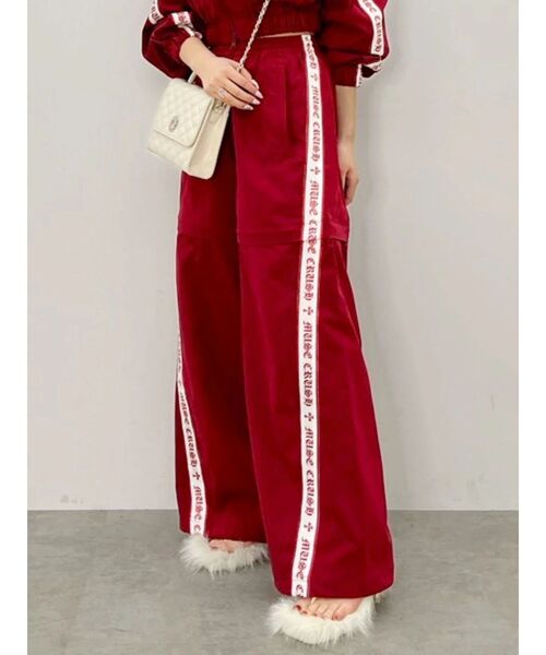 EVRIS(エヴリス)の「ラメラインワイドパンツ【セットアップ着用可能】(カーゴパンツ・レディース・ホワイト/ブラック/レッド・FREE)」の3枚目の写真