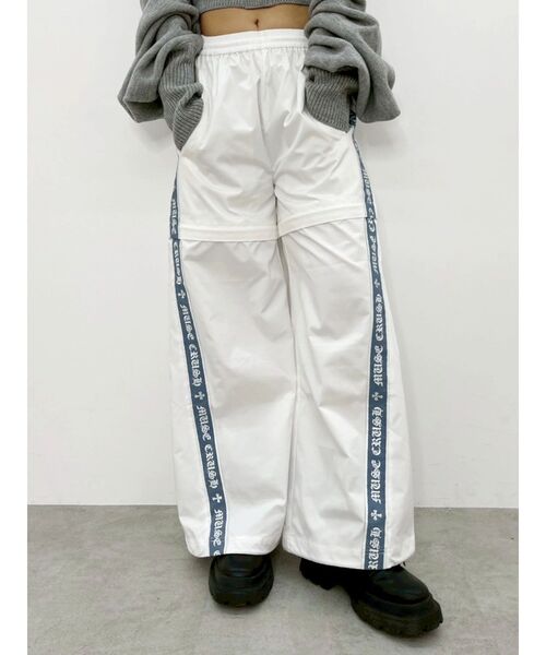 EVRIS(エヴリス)の「ラメラインワイドパンツ【セットアップ着用可能】(カーゴパンツ・レディース・ホワイト/ブラック/レッド・FREE)」の16枚目の写真