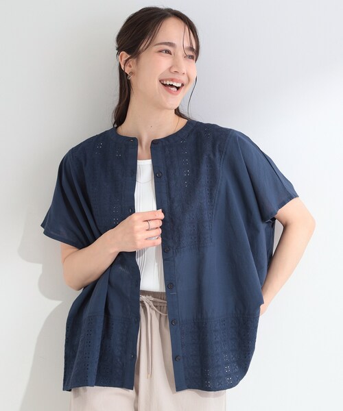 SHOO・LA・RUE(シューラルー)の「刺繍切り替え前あきブラウス(シャツ/ブラウス・レディース・ネイビー/イエロー系その他/ホワイト・04/03/02/01)」の13枚目の写真