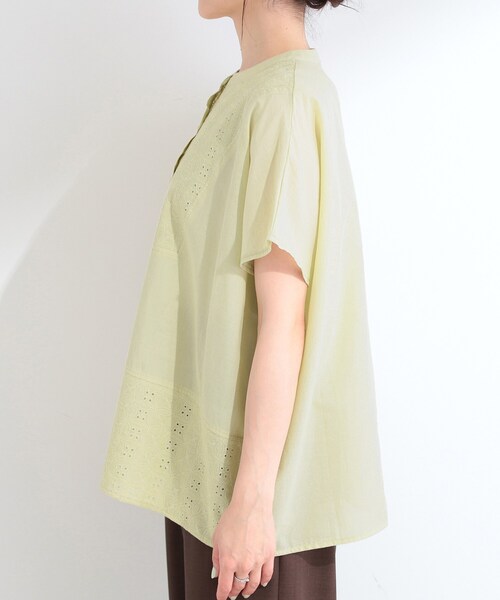 SHOO・LA・RUE(シューラルー)の「刺繍切り替え前あきブラウス(シャツ/ブラウス・レディース・ネイビー/イエロー系その他/ホワイト・04/03/02/01)」の8枚目の写真