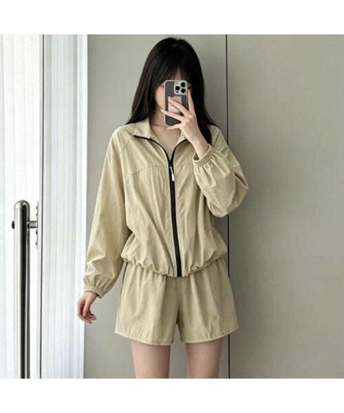 witch（ウイッチ）の「UVカット夏薄手ブルゾンとパンツセットアップ（サロペット/オーバーオール・レディース・ホワイト/ネイビー/カーキ/イエロー・FREE）」の4枚目の写真