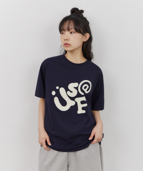 URBANSTOFF(アーバンストッフ)の「タイポグラフィックTシャツ(ネイビー)(Tシャツ/カットソー・レディース・その他・LARGE/MEDIUM/SMALL)」の3枚目の写真