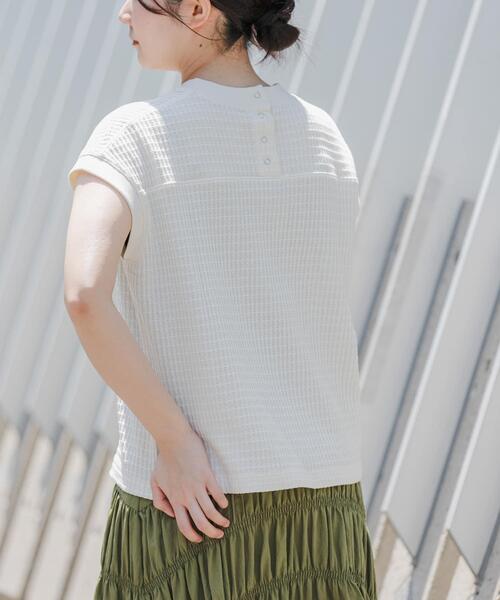 FORK&SPOON(フォークアンドスプーン)の「FORK&SPOON ワッフルバックボタンプルオーバー(Tシャツ/カットソー・レディース・チャコールグレー/ブルー/アイボリー/グレー・1)」の9枚目の写真