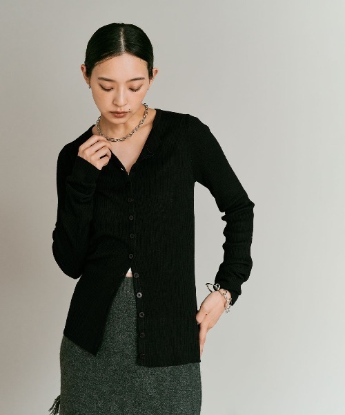 W:Huku(フーク)の「【W:Huku / ウールミックスライトニット】カーディガン / Wool Blend Lightweight Knit Cardigan(ニット/セーター・レディース・チャコール/ブラック/ライトグレー/ブラウン・FREE)」の12枚目の写真